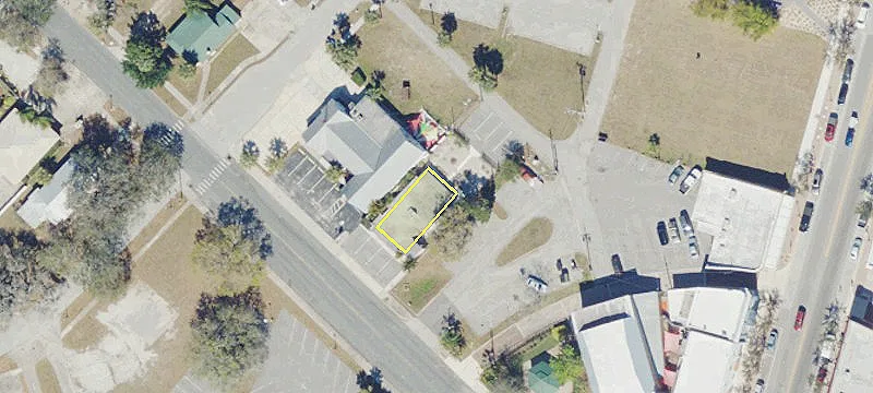 134 Commerce Ave