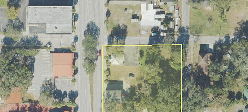 1221 Main St