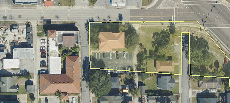 825 Main St