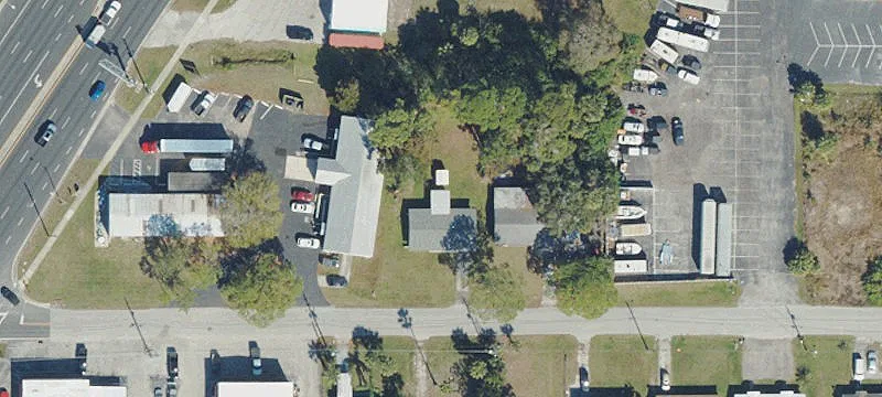 5811 Siesta Ln