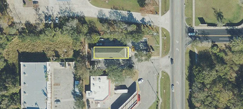 832 Chickasaw Trl
