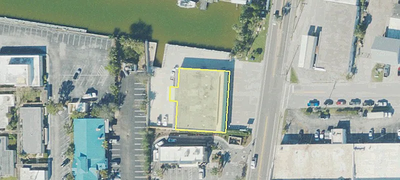 4301 Banana Riv Blvd