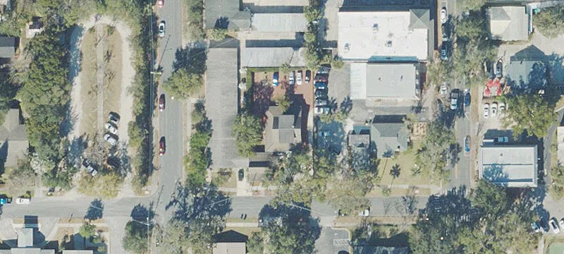 137 6th Ave