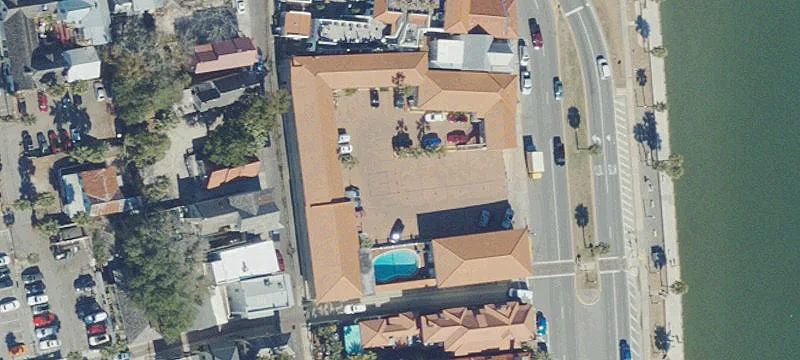 16 Avenida Menendez