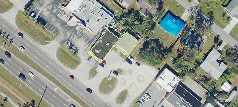 2762 Tamiami Trlb