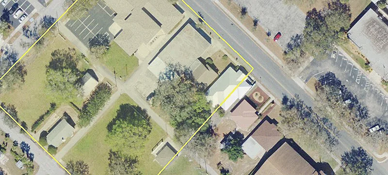 335 Commerce Ave