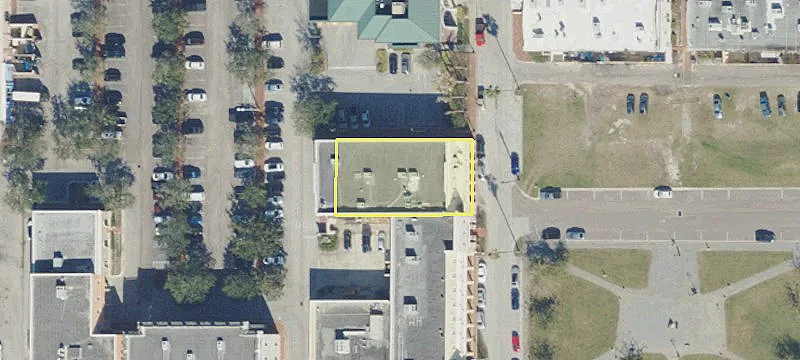 6037 Winthrop Commerce Ave