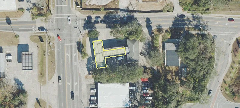 901 Woodland Blvd