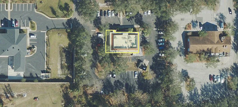 1012 Saxon Blvd