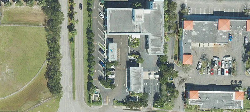 1950 Golden Lks Blvd