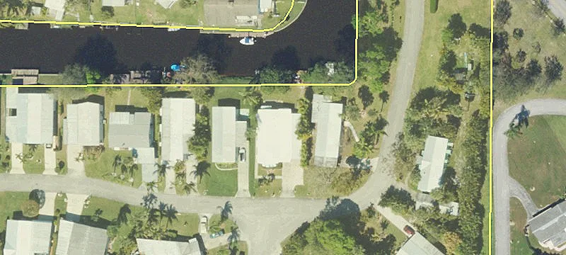 7812 Paradise Dr