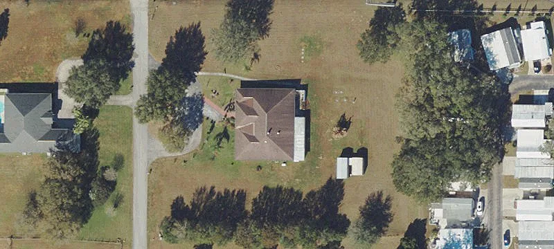 7952 Ponds Edge Ln