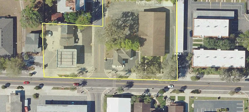 1120 Main St