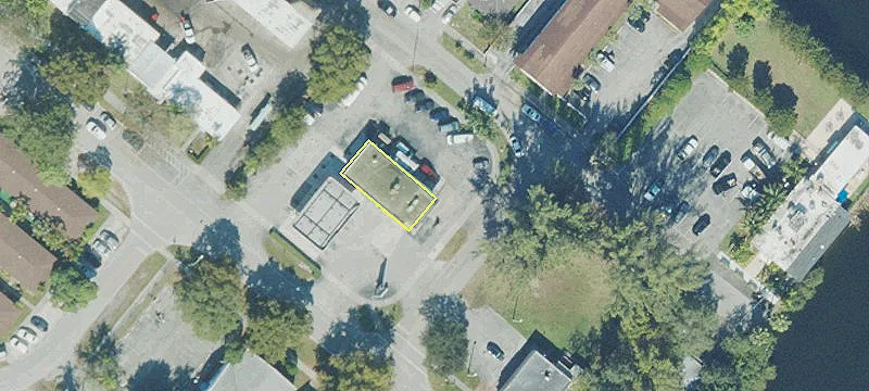 325 Royal Poinciana Blvd