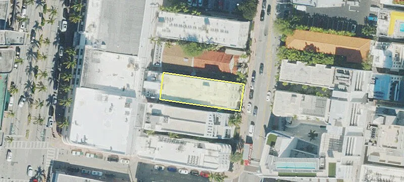 1220 Collins Ave