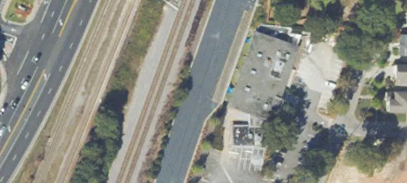 957 Baxter St
