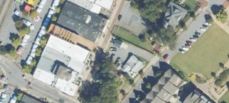 746 Holcomb Brg Rd