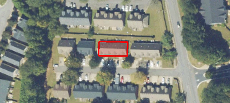 300 Rosehip Ln