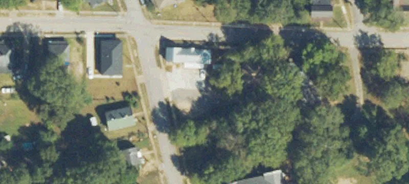 301 Askew Ave