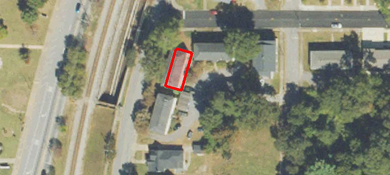 3652 Main St