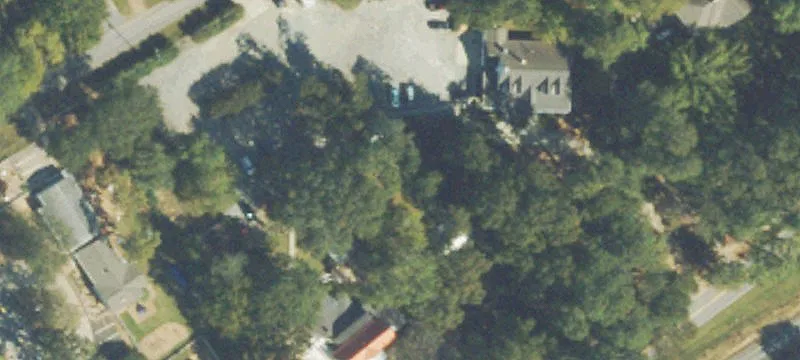 2987 Main St