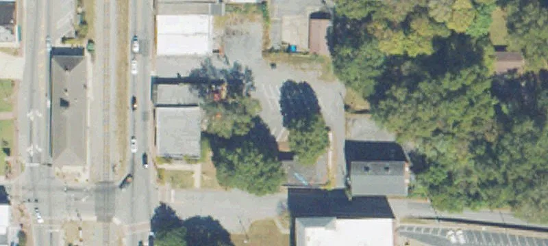 6 Courthouse Way