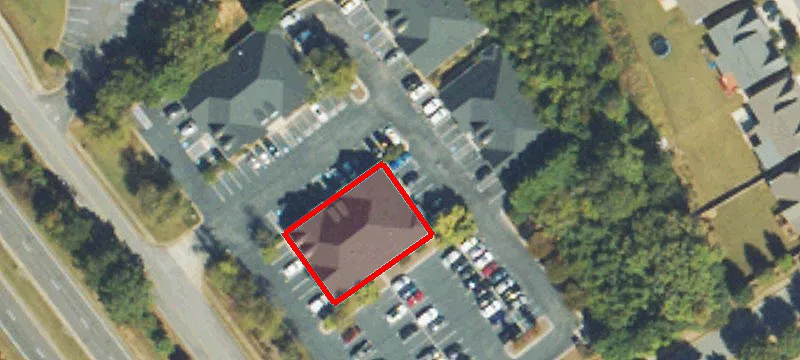 1608 Tree Ln