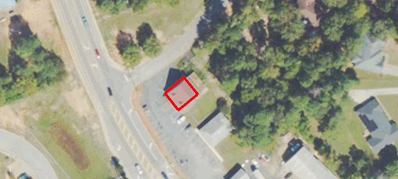 585 Robinson Ave
