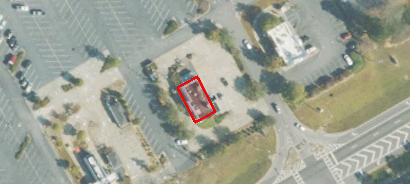 220 Bullsboro Dr