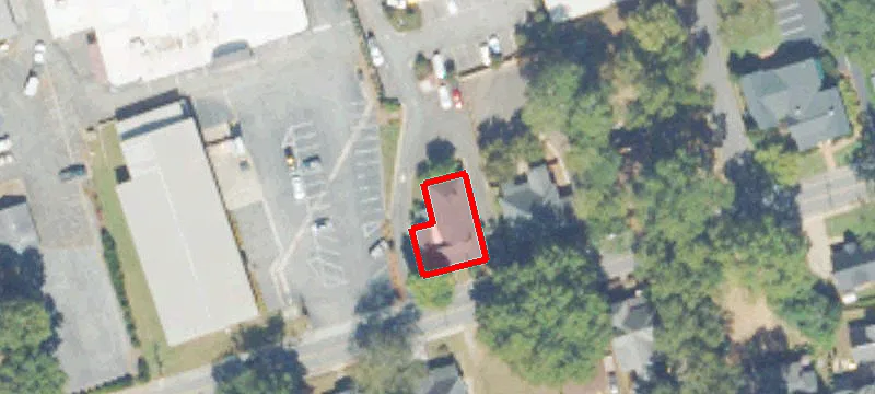 123 Leake St