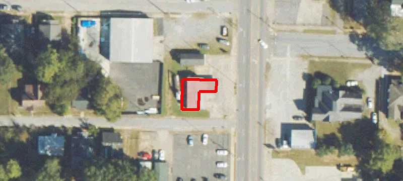 702 Main St