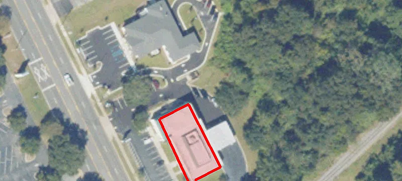 2484 Pinetree Blvd