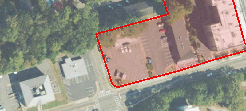 498 Baxter St
