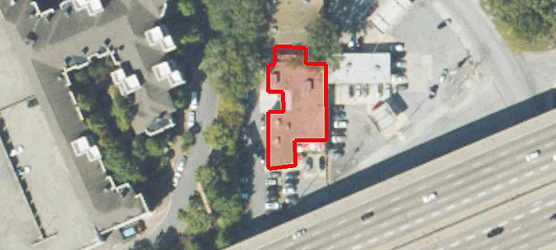494 Plasters NE Ave