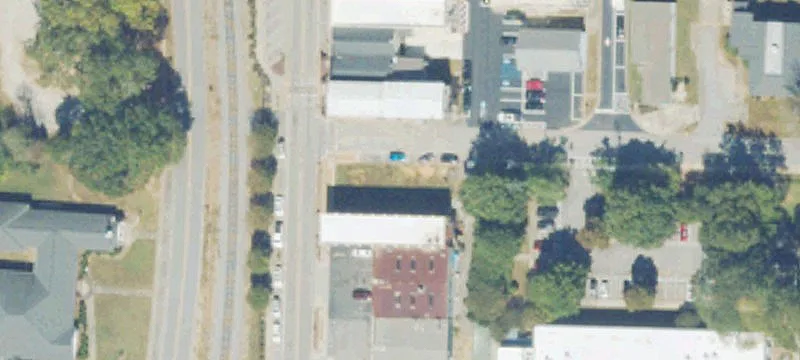 1 Main N St