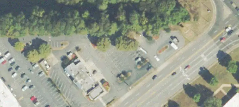 999 Hawthorne Ave