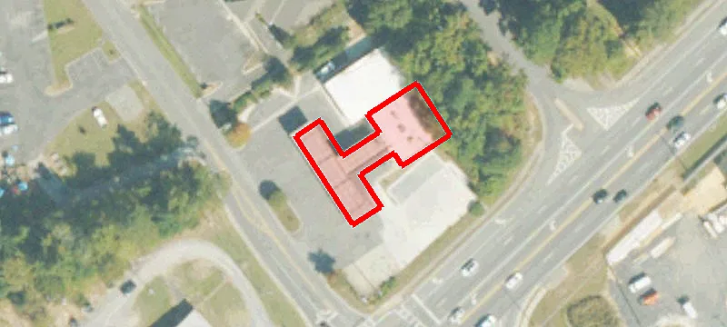 100 Oaks Dr