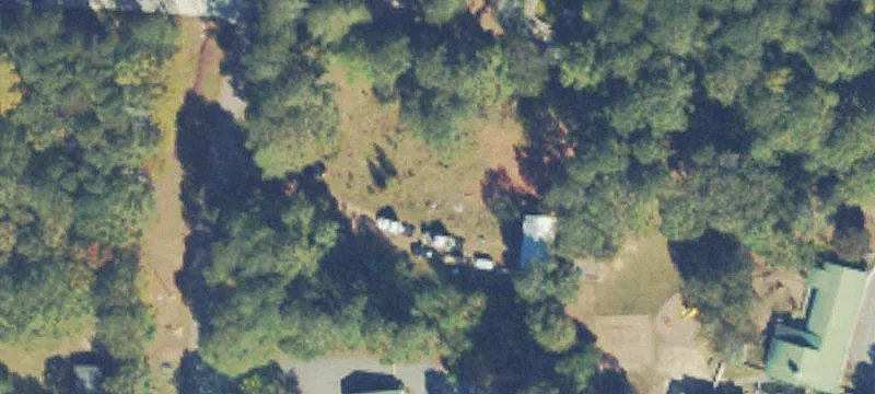 67 Greentree Dr