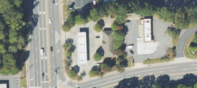 8325 Roswell Rd