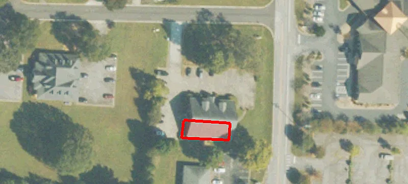 100 Lloyd Ave
