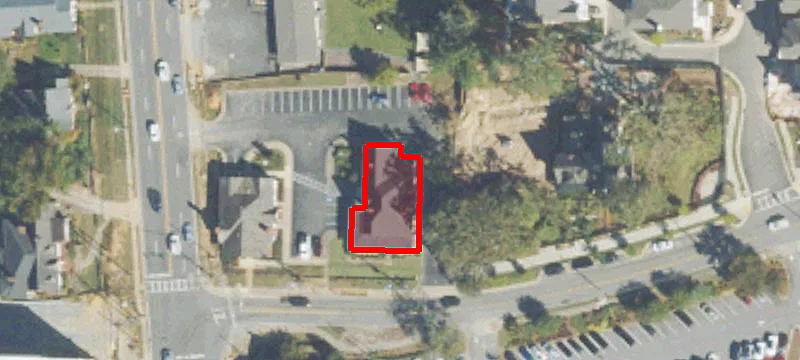 18 Cumming St