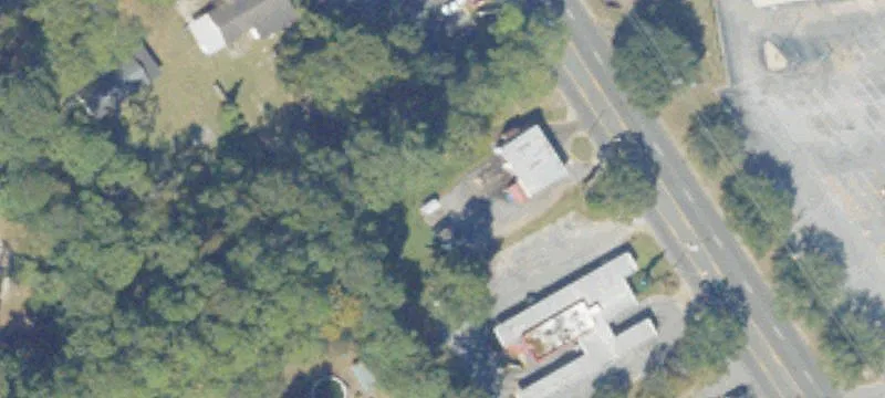 2829 Pinetree Blvd