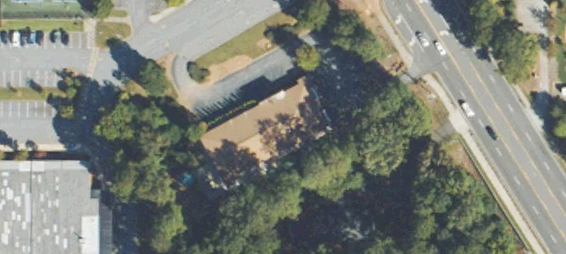 2710 Holcomb Brg Rd
