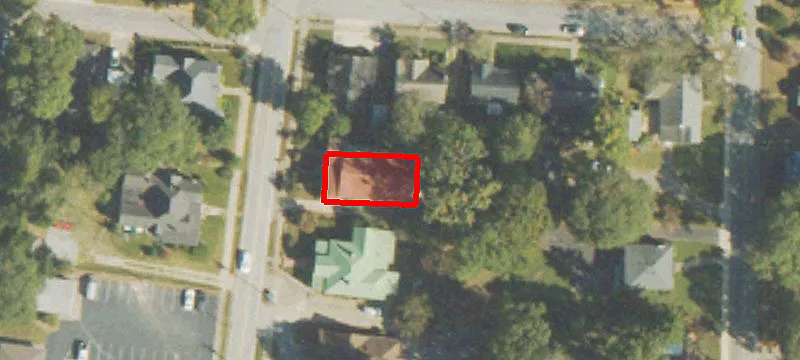 319 College St