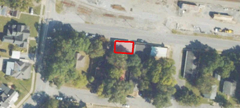121 College St