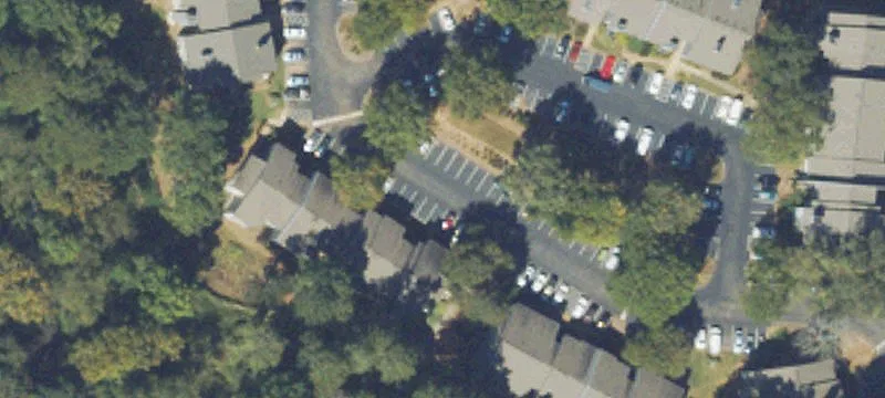 100 Old Holcomb Brg Way