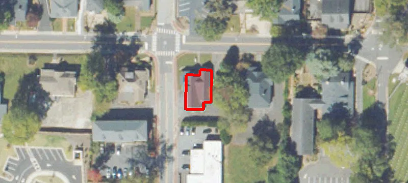 272 Roswell NE St