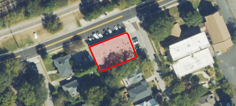 902 College Ave