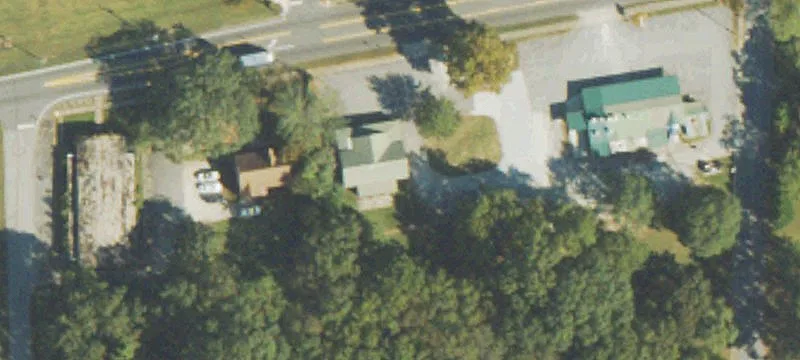 413 College St