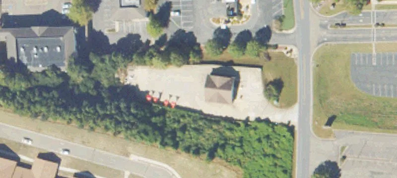 76 Sammy Mcghee Blvd